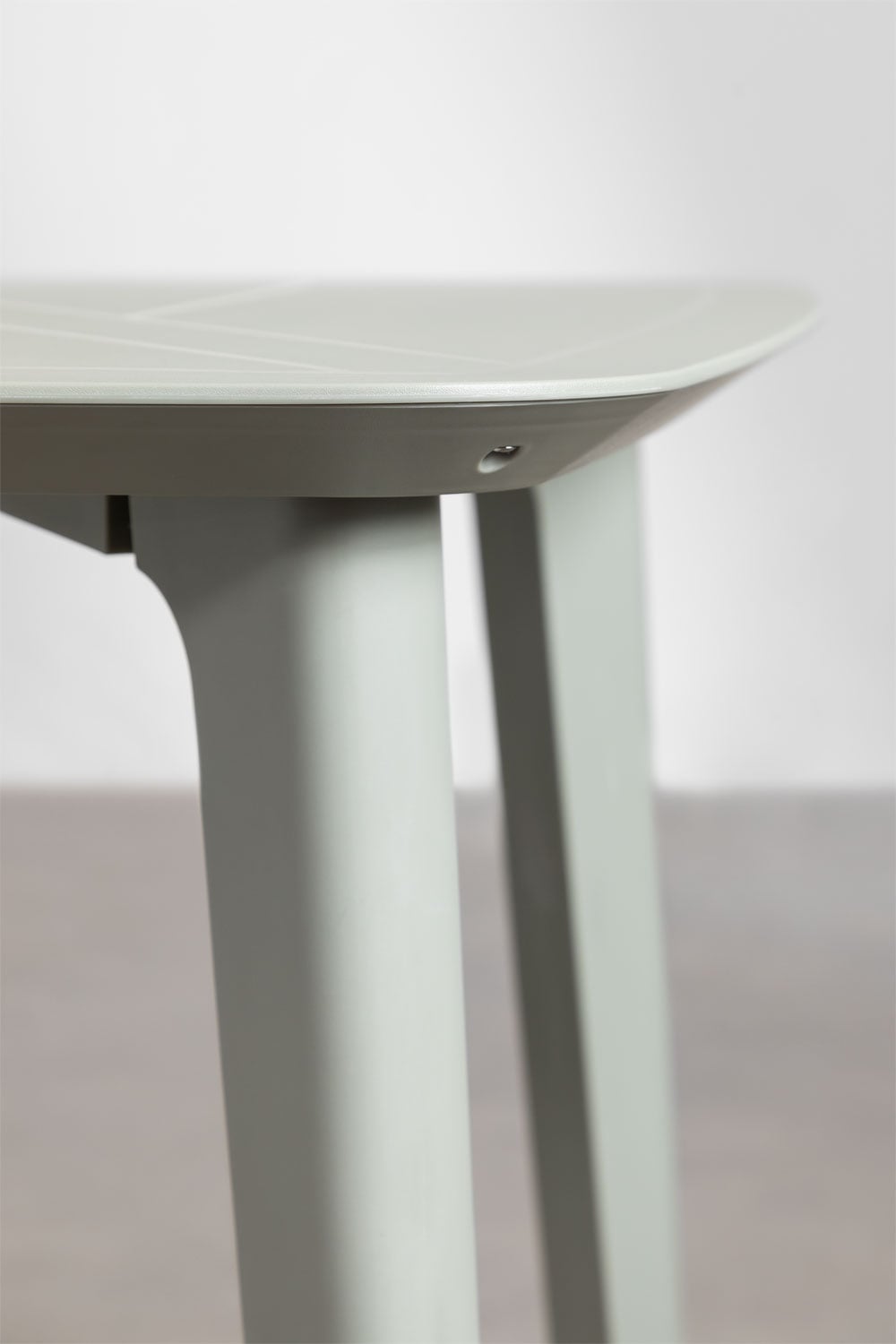 Set da tavolo quadrato 85x85 cm e 4 sedie da giardino in polipropilene Scand, immagine della galleria 3