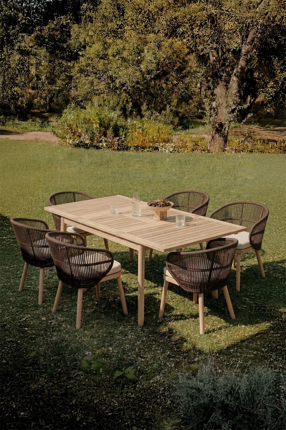 Set da tavolo estensibile 100-160x100 cm Karvia e 6 sedie da giardino in legno di acacia e corda intrecciata Capri, immagine della galleria 1