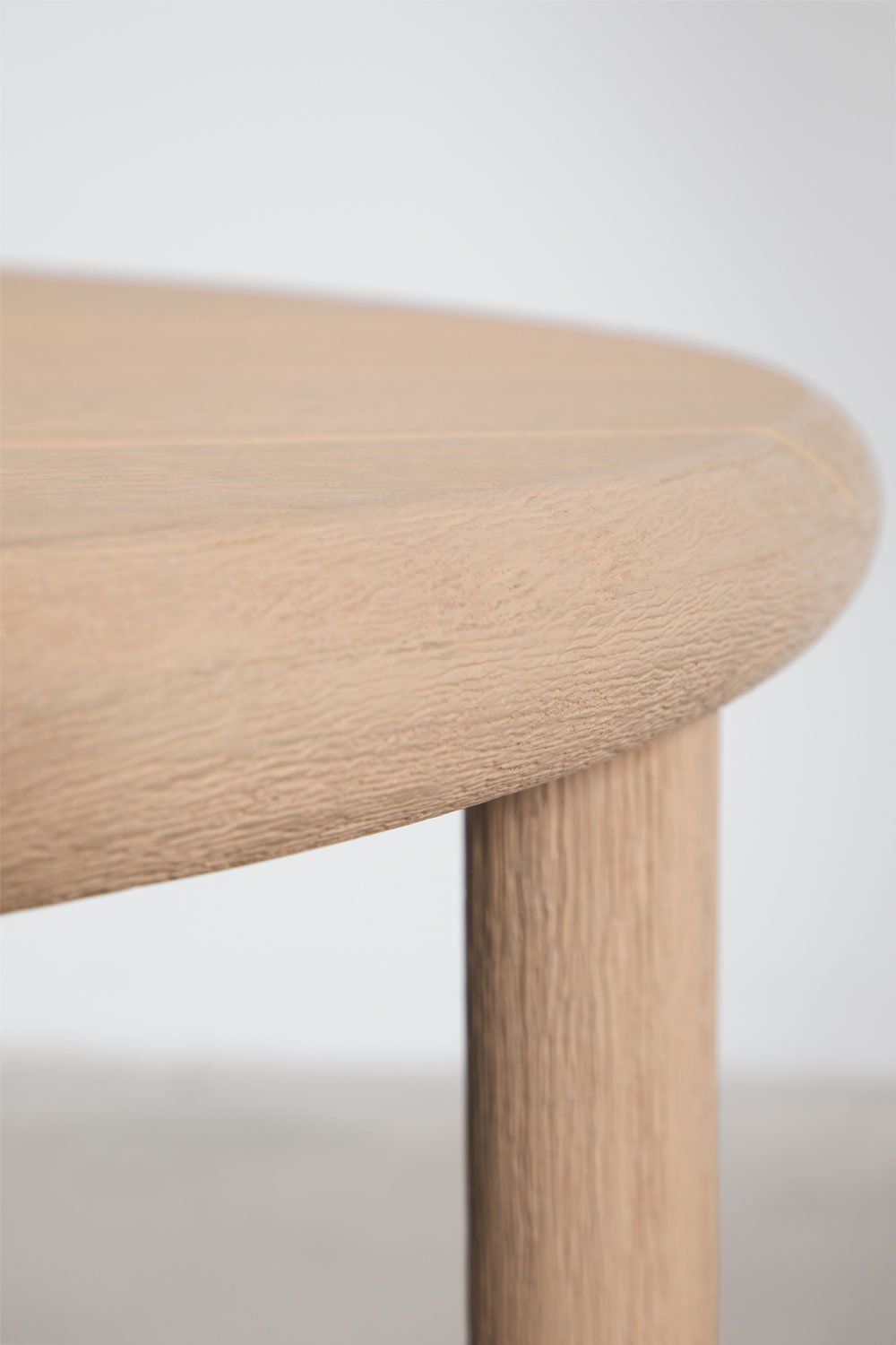 Set da giardino con divano 3 posti e 2 tavolini rotondi in legno di acacia Olivia, immagine della galleria 12
