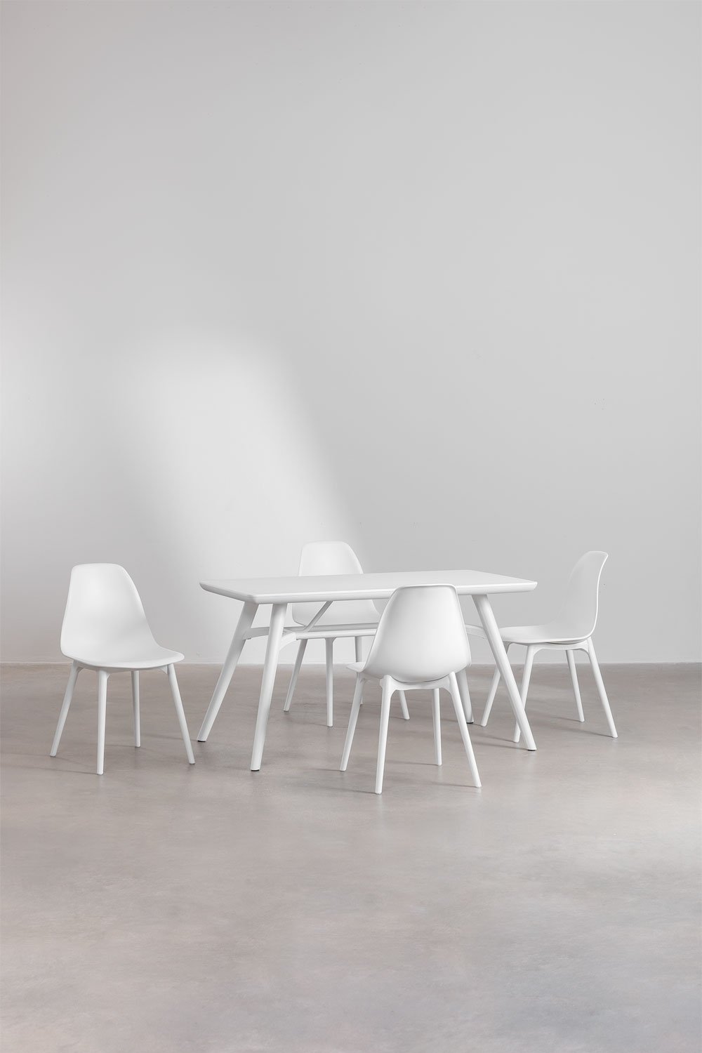 Set da tavolo rettangolare 135x80 cm e 4 sedie da giardino in polipropilene Scand, immagine della galleria 2