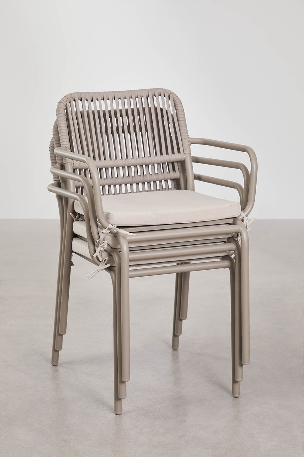 Set di 6 sedie da pranzo impilabili con braccioli in corda intrecciata Arhiza, immagine della galleria 7