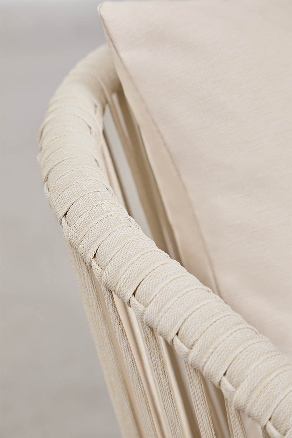 Set di 4 sedie da giardino con braccioli in corda intrecciata Arhiza Classic, immagine della galleria 4