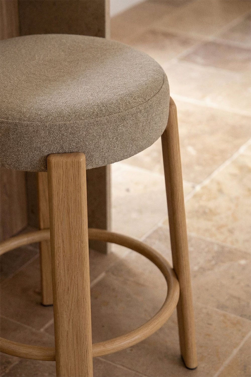 Sgabello alto in tessuto chenille e ferro Jolie, immagine della galleria 2