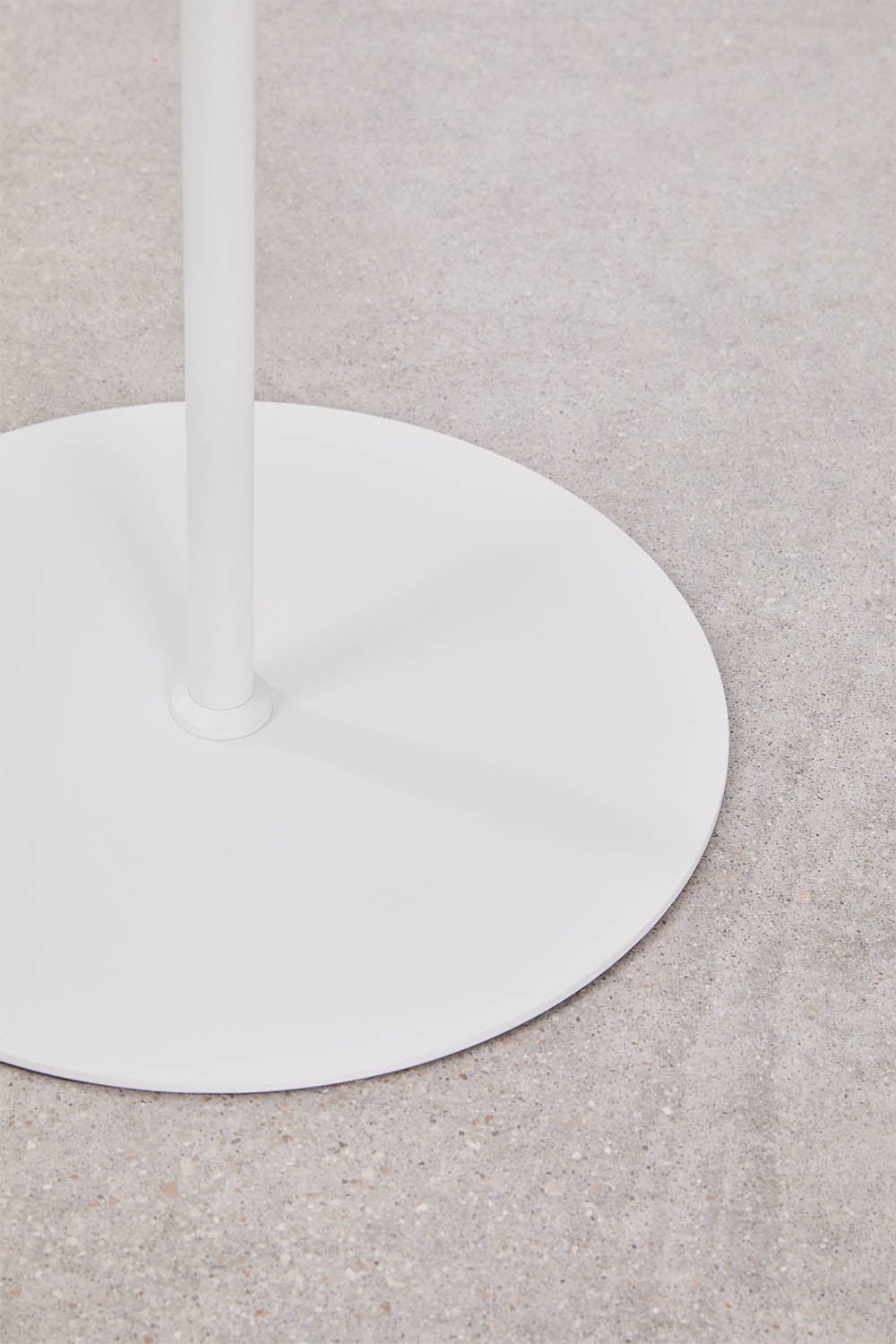 Lampada da terra solare LED wireless per esterni in ferro e corda intrecciata Krabi, immagine della galleria 5