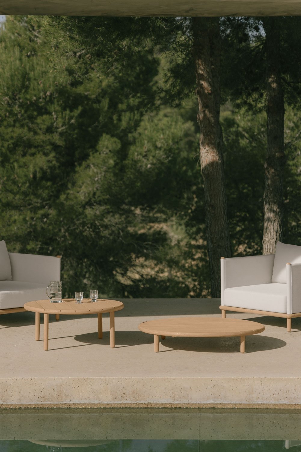 Set di 2 tavolini da giardino rotondi in legno di acacia Olivia, immagine della galleria 1