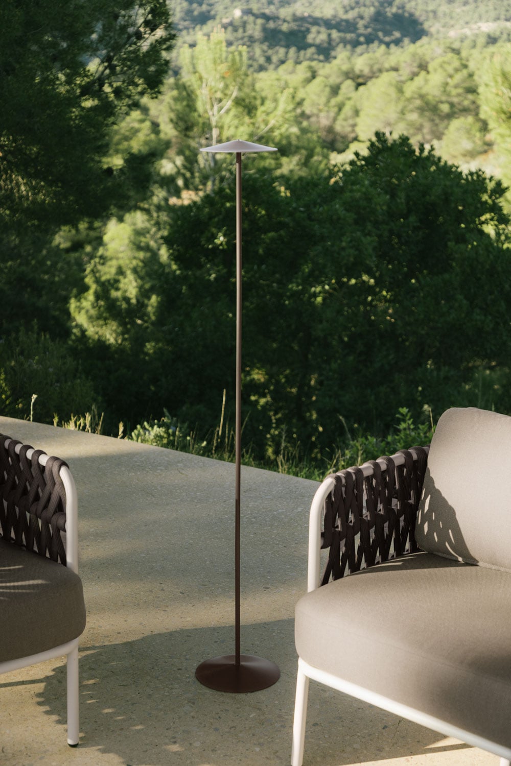 Lampada da terra LED wireless per esterni in ferro Emilein, immagine della galleria 1