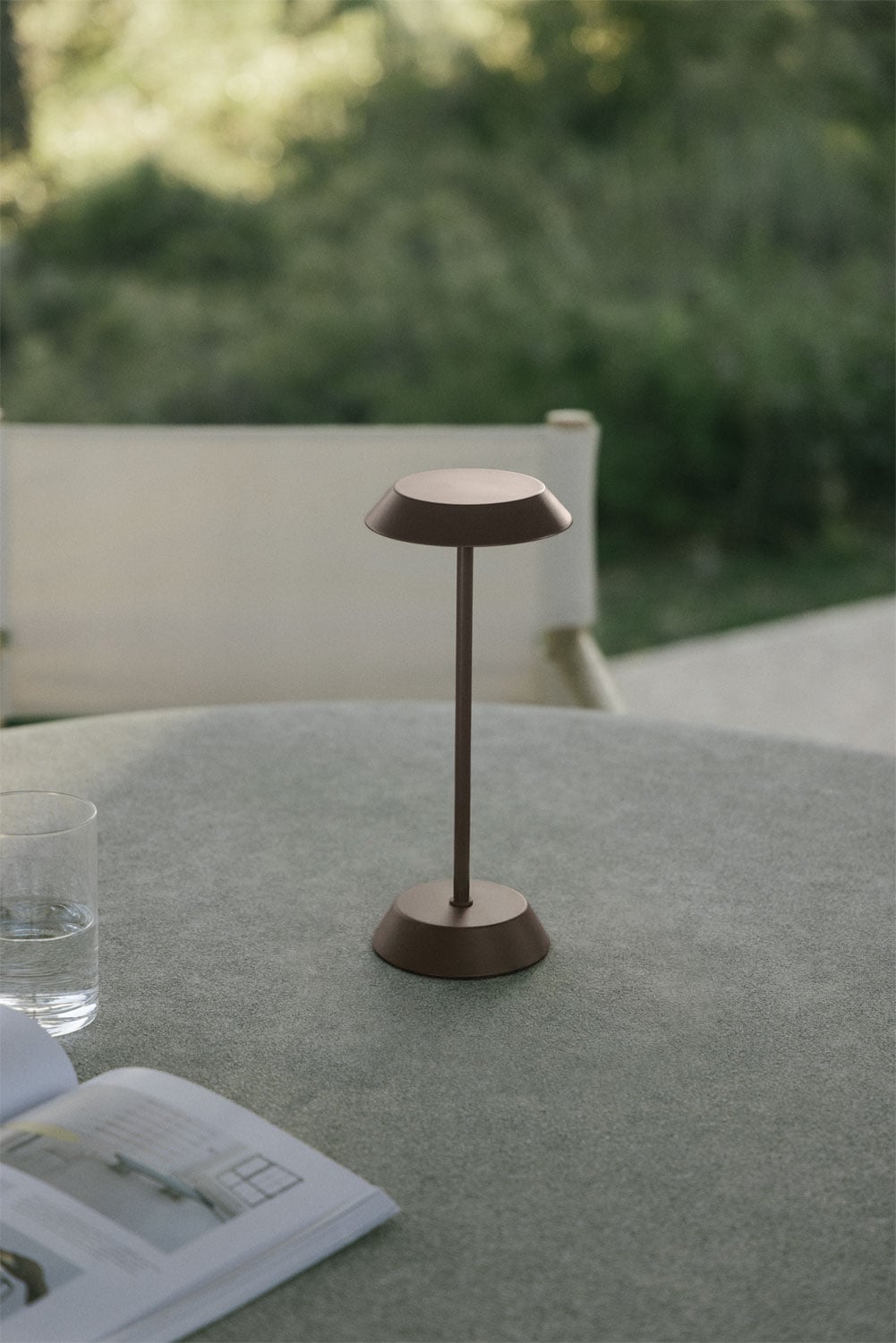 Lampada da tavolo LED wireless per esterni in ferro Oravella, immagine della galleria 1