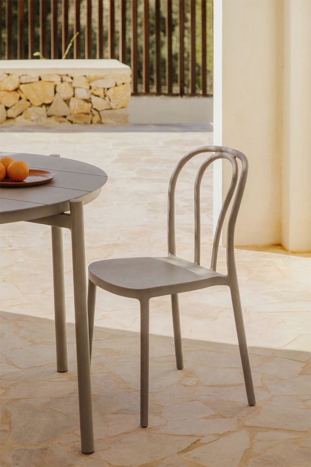 Set di 2 sedie da giardino impilabili in polipropilene Mizzi, immagine della galleria 1