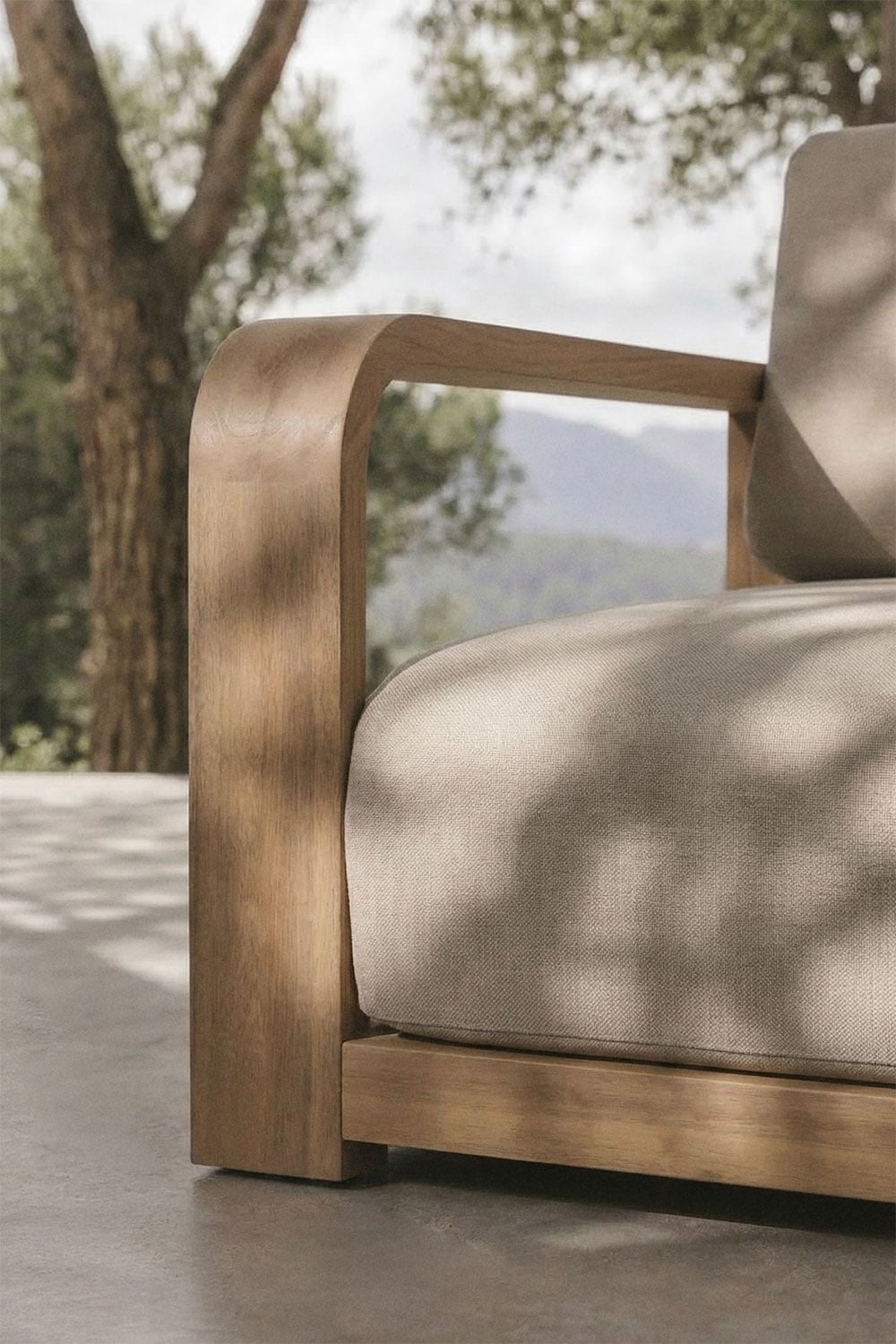 Poltrona da giardino con braccioli in legno di acacia Brivori, immagine della galleria 2