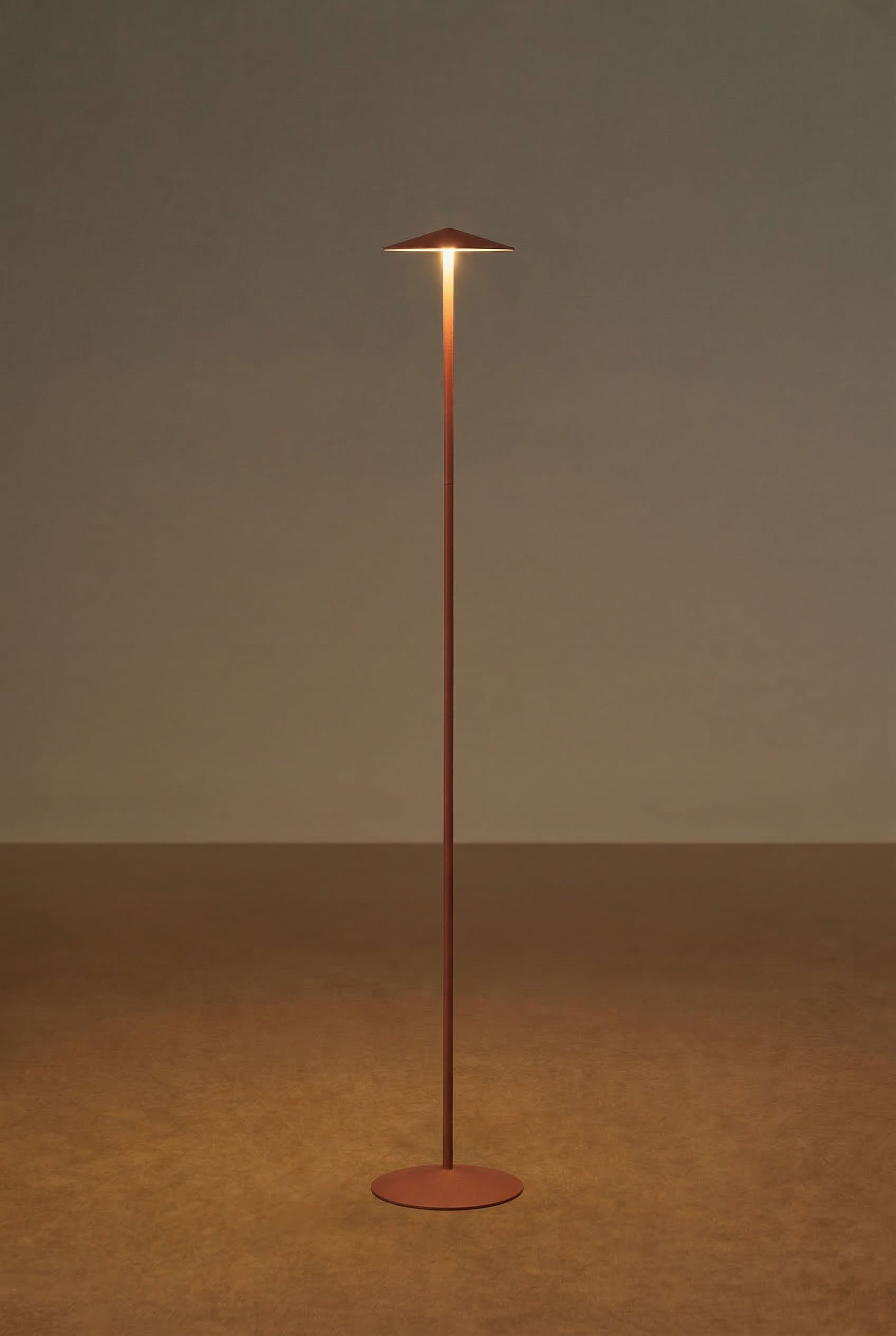 Lampada da terra LED wireless per esterni in ferro Emilein, immagine della galleria 2