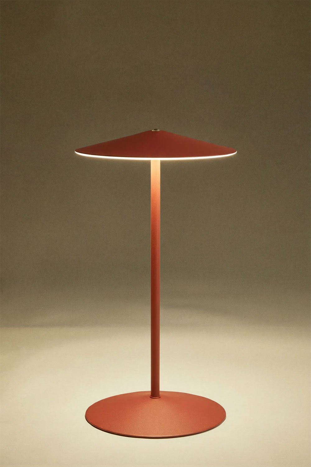 Lampada da tavolo LED wireless per esterni in ferro Emilein, immagine della galleria 2