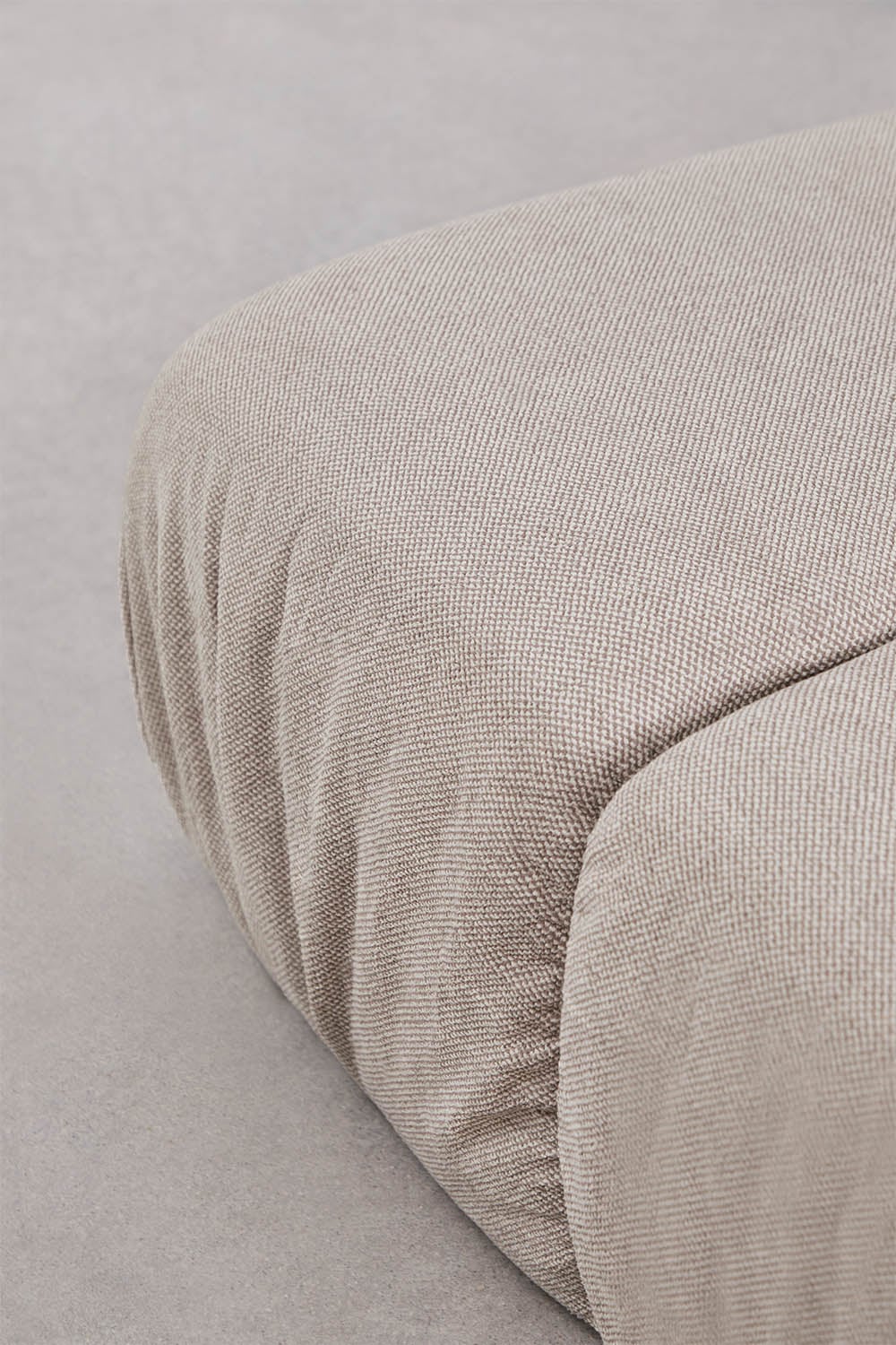 Pouf in bouclé confezionato sottovuoto Kendall, immagine della galleria 3