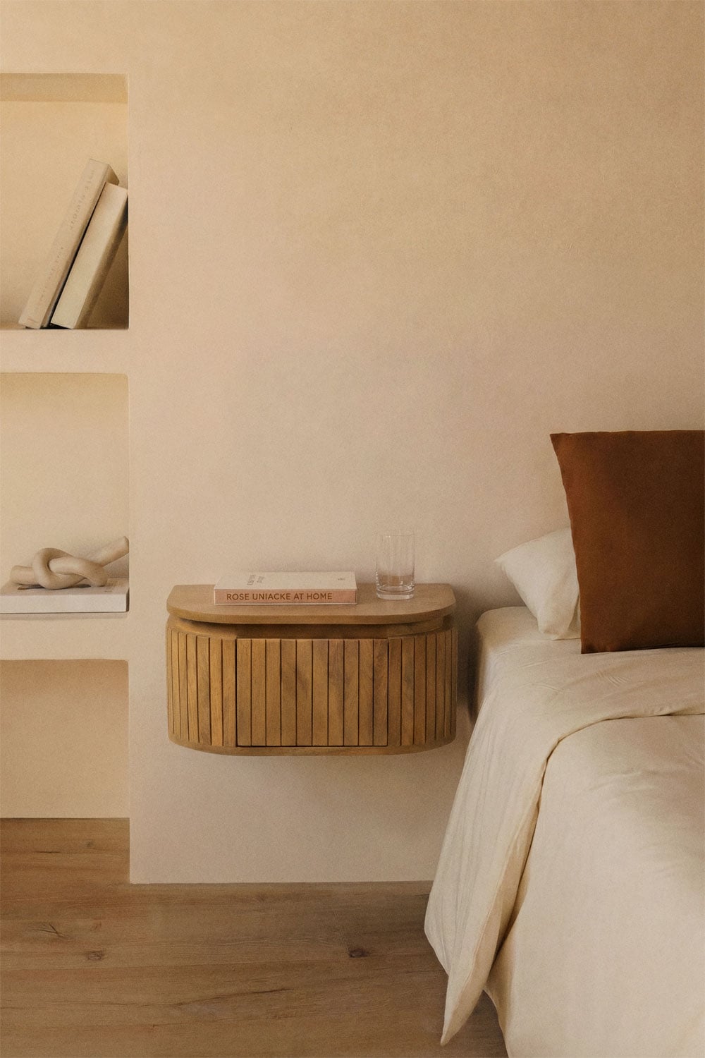 Pack di 2 comodini sospesi in legno di mango Analis, immagine della galleria 1