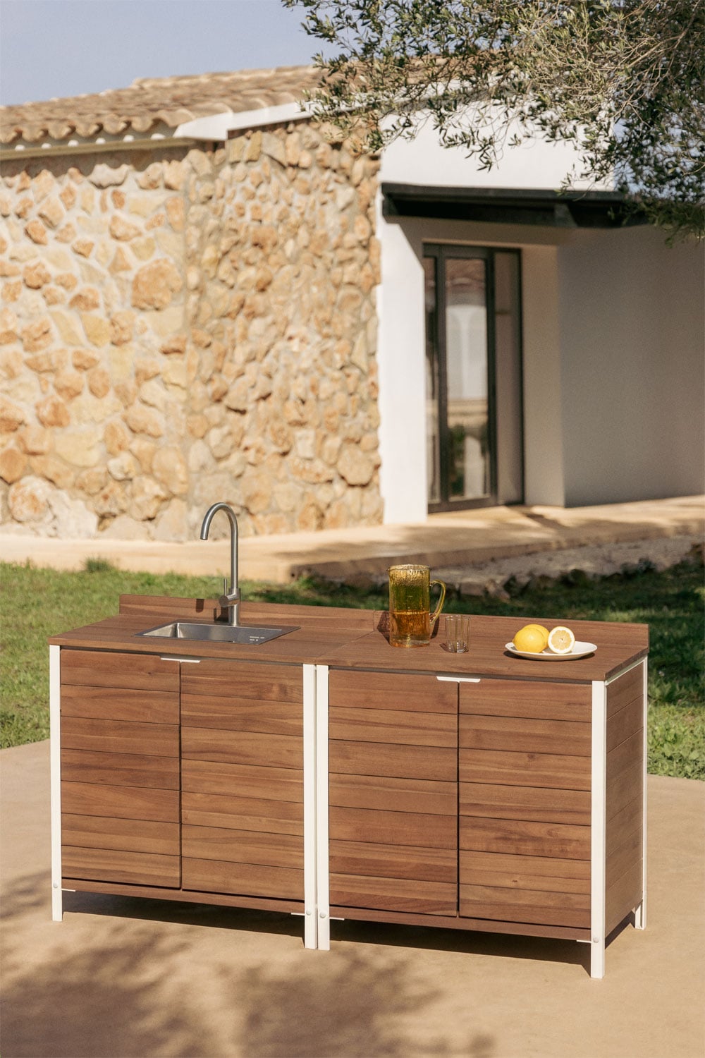 Cucina modulare da esterno a 2 pezzi con lavello e spazio di stoccaggio in legno di acacia Reggie, immagine della galleria 1