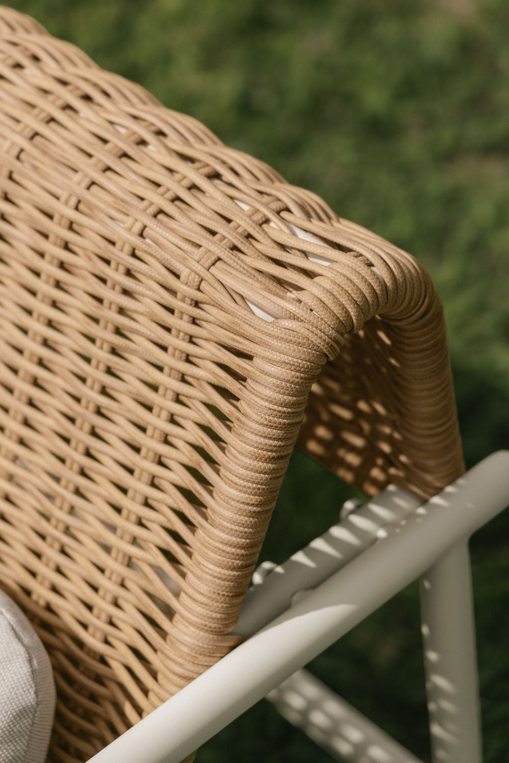 Poltrona da giardino con braccioli in alluminio e rattan sintetico Duroli, immagine della galleria 2