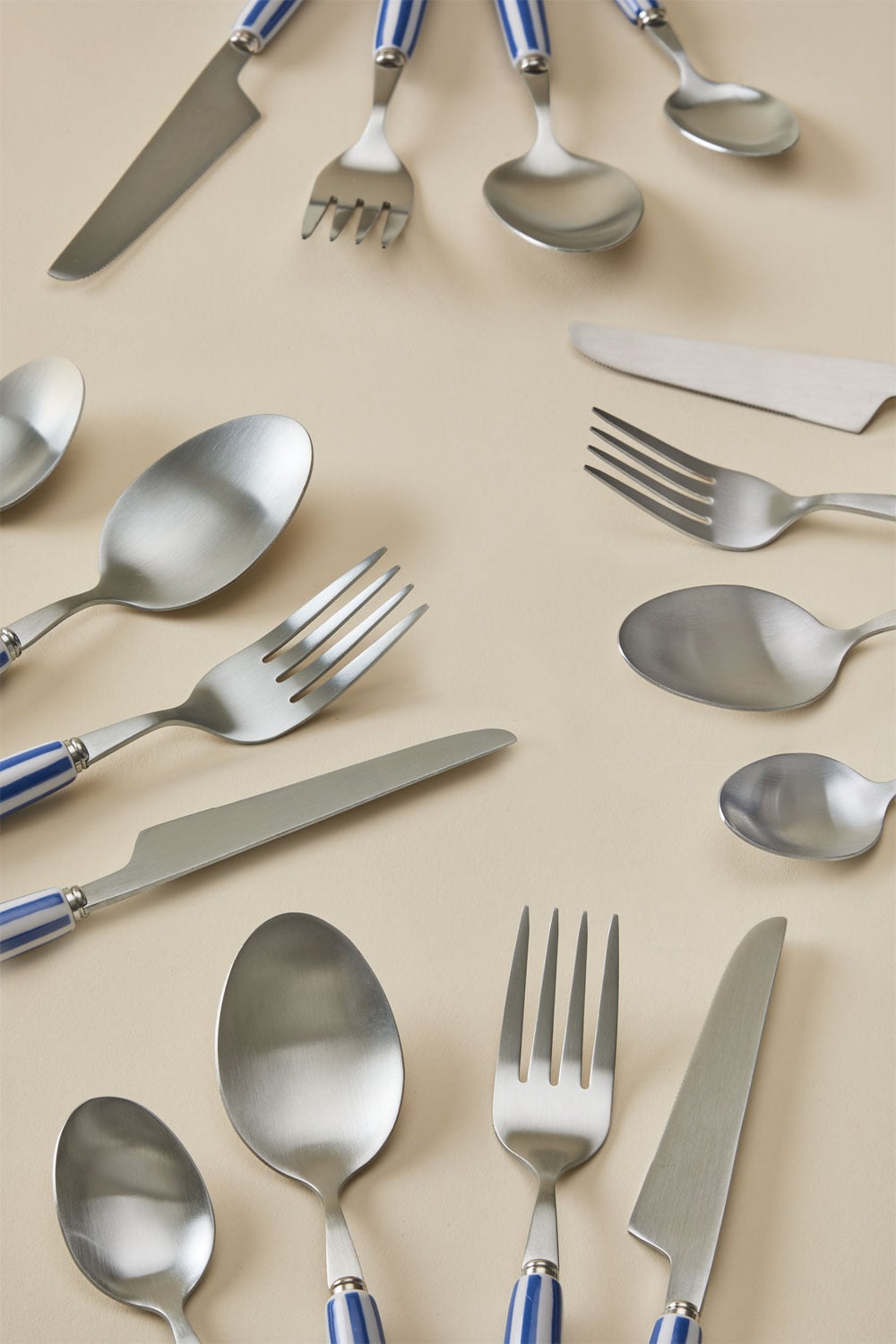 Set di posate da 16 pezzi in acciaio inossidabile e ceramica Ireli, immagine della galleria 1