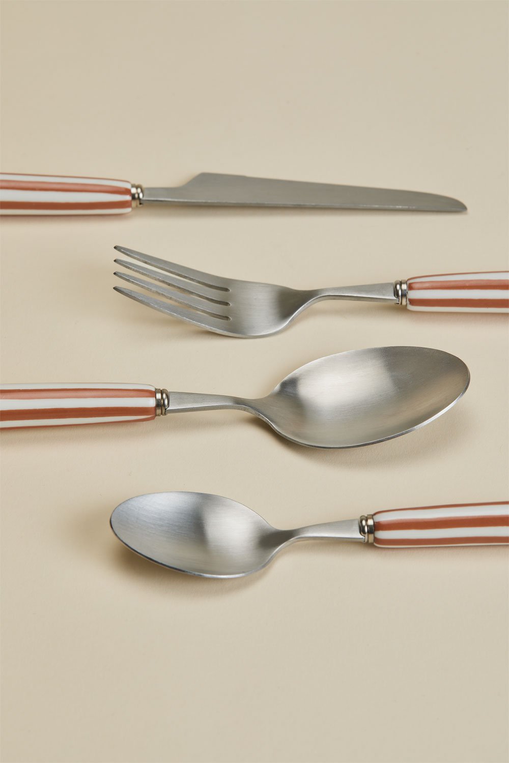 Set di posate da 16 pezzi in acciaio inossidabile e ceramica Ireli, immagine della galleria 6