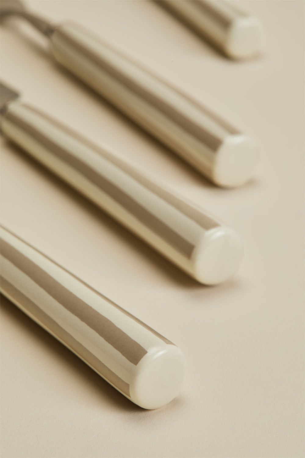 Set di posate da 16 pezzi in acciaio inossidabile e ceramica Ireli, immagine della galleria 5