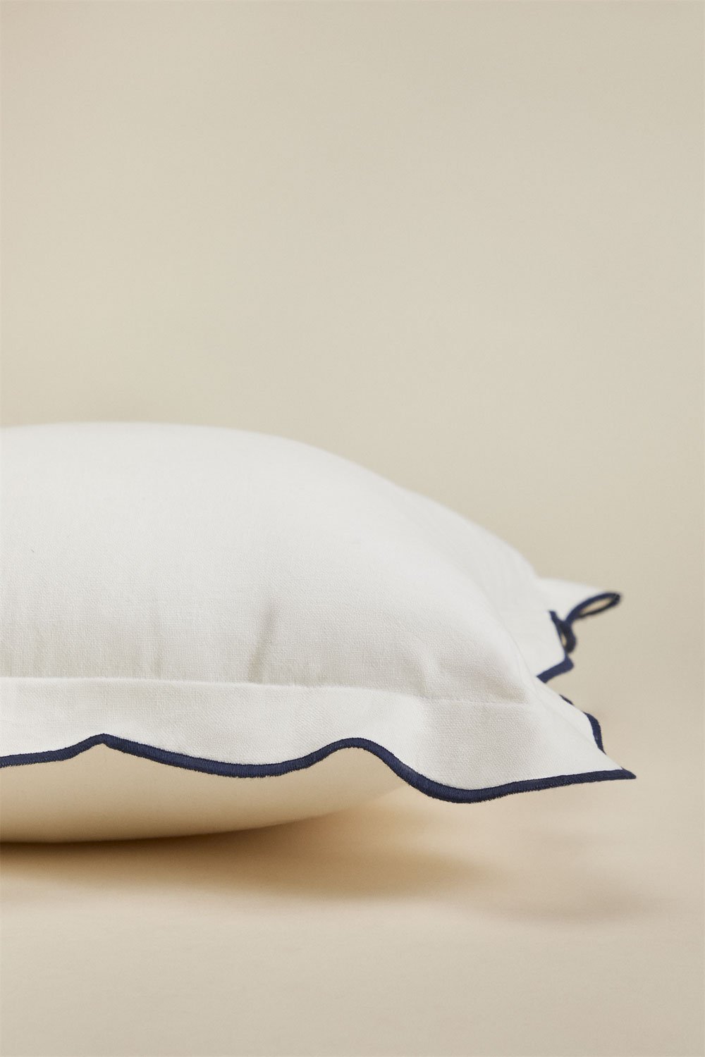 Cuscino quadrato 45x45 cm in cotone Kovey, immagine della galleria 3