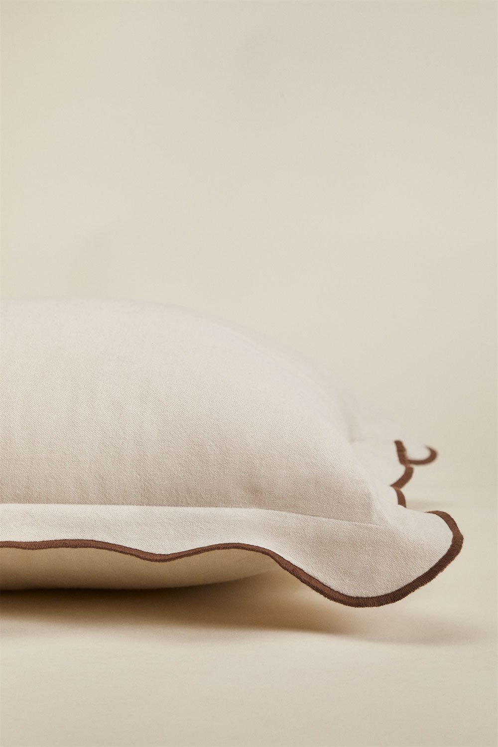 Cuscino quadrato 45x45 cm in cotone Kovey, immagine della galleria 3