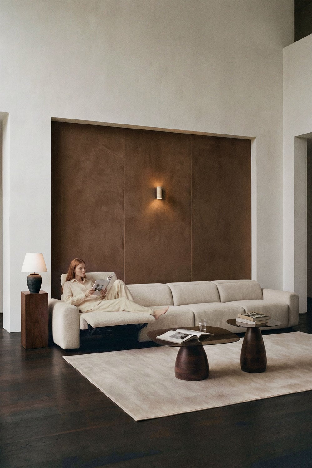 Divano reclinabile ed elettrico a 5 posti rivestito Peggy, immagine della galleria 2