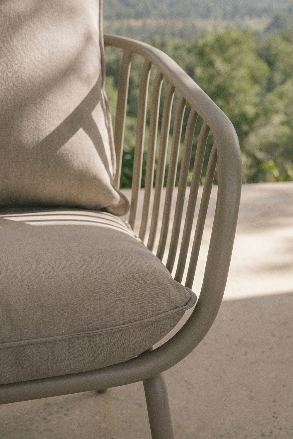 Divano da giardino a 2 posti in acciaio e polipropilene Aradina, immagine della galleria 2