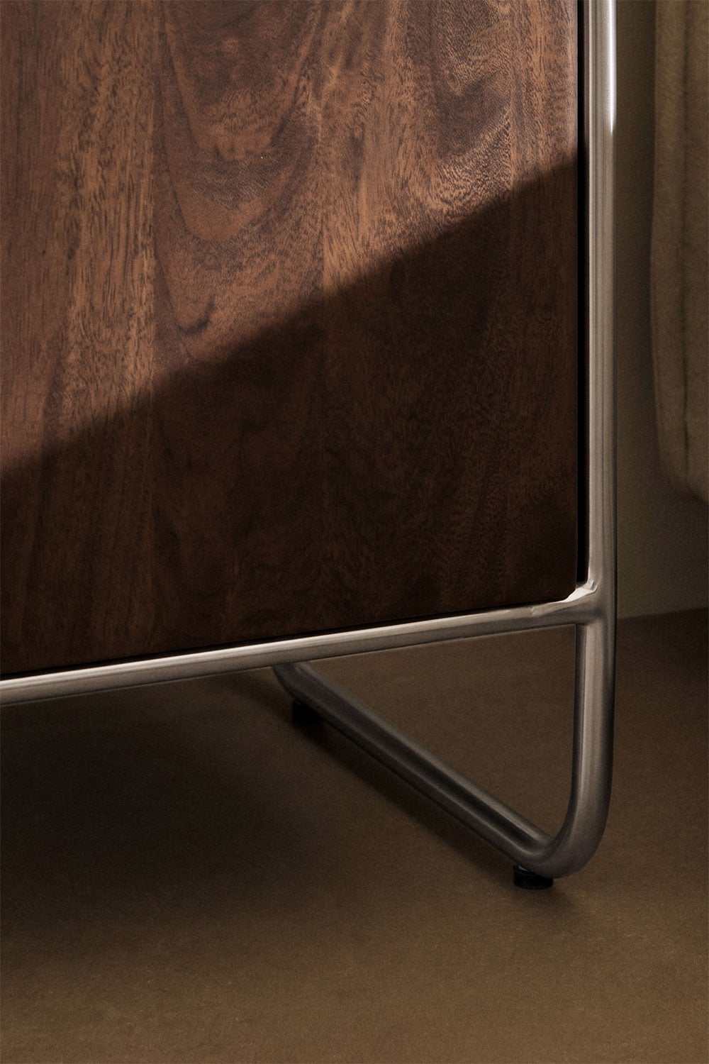 Set di 2 comodini quadrati 45x45 cm in legno di acacia e acciaio inossidabile Altrex, immagine della galleria 2