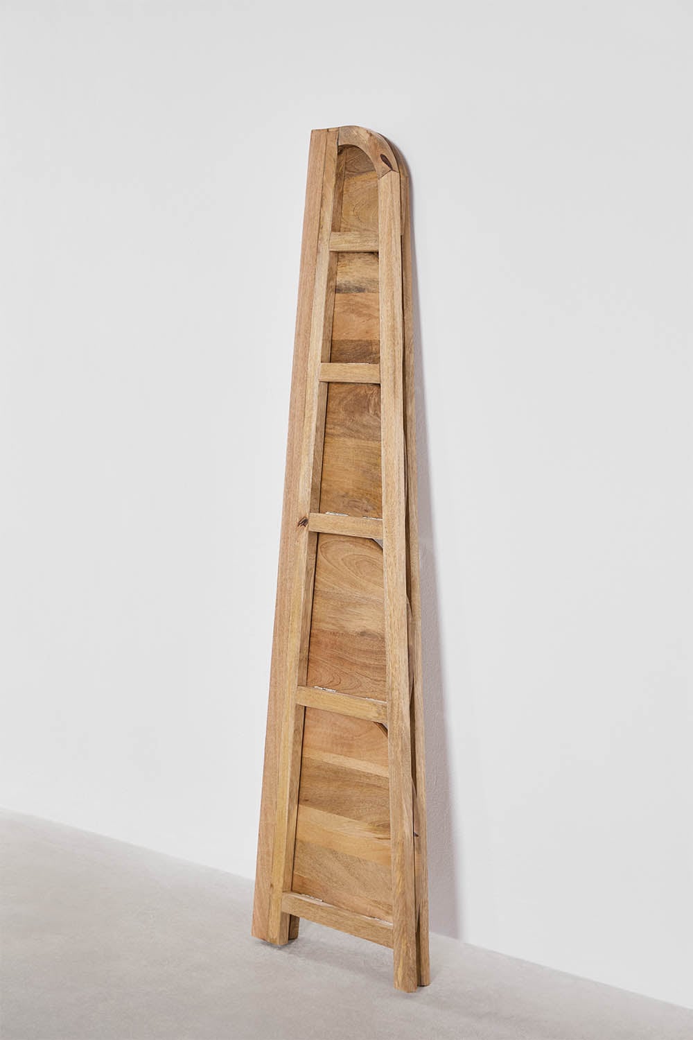 Scaffale angolare in legno di mango Shelby, immagine della galleria 2