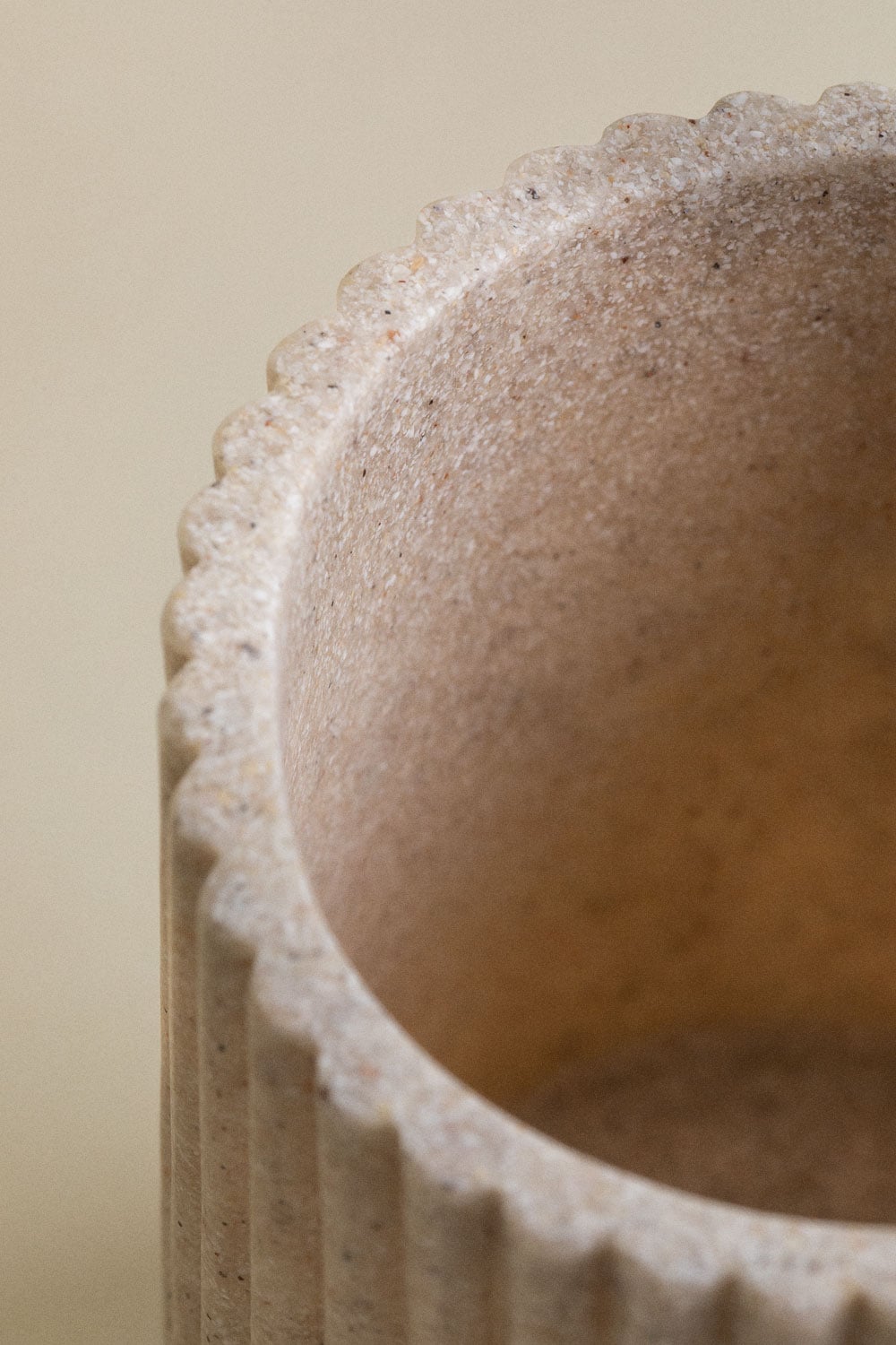 Portaspazzolini in poliresina beige nude Wassila, immagine della galleria 3