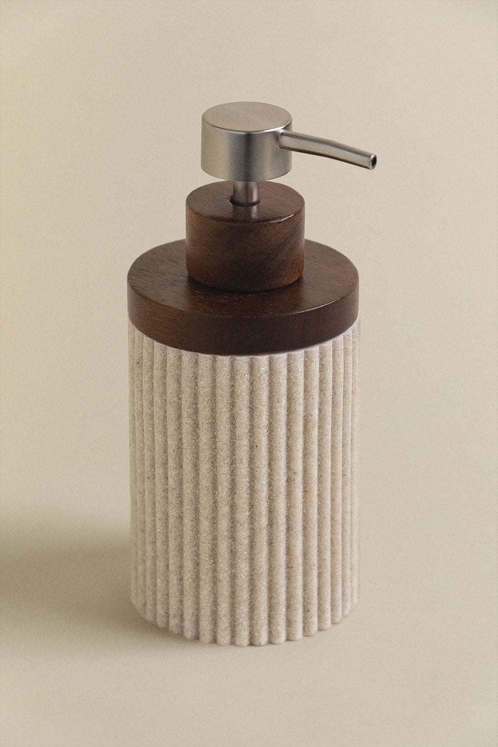 Dispenser di sapone in poliresina beige nude Wassila, immagine della galleria 2