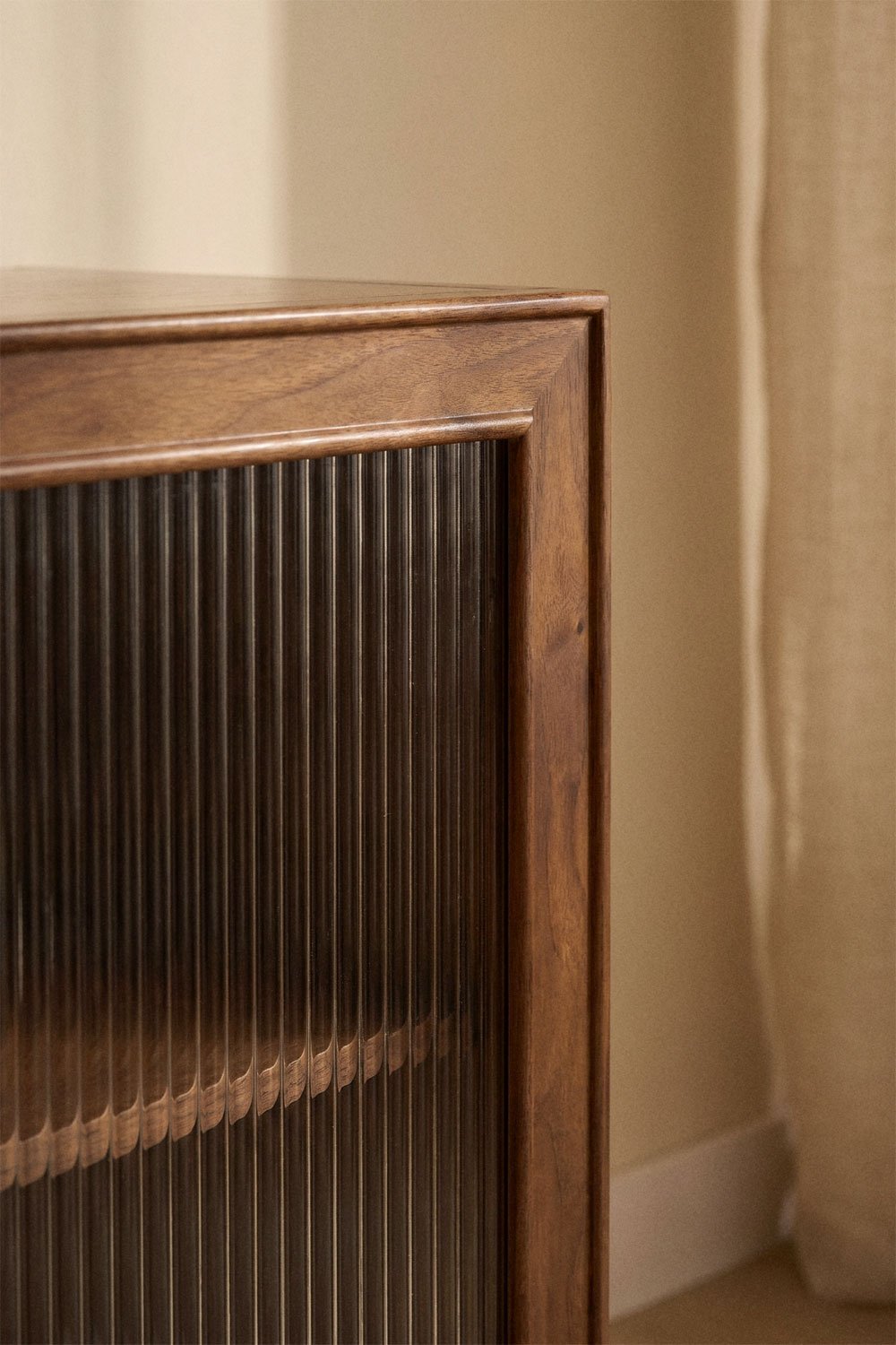 Credenza rettangolare 170x45 cm legno mango e vetro maniglie nere Ildara, immagine della galleria 2