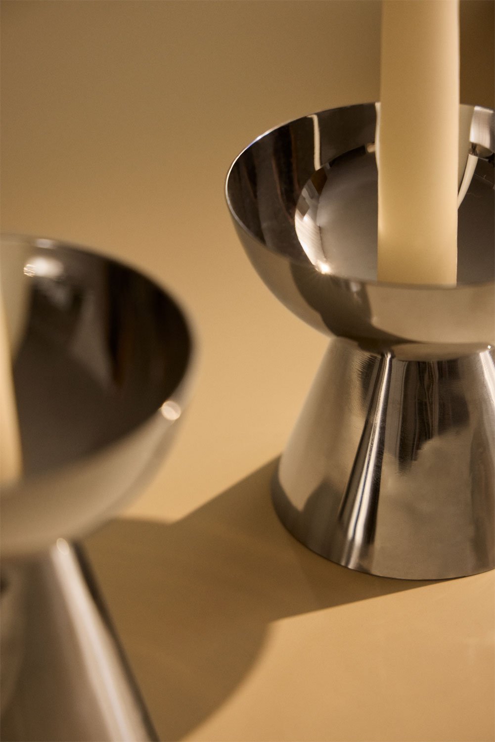 Set di 2 candelabri in acciaio inox Silentinan, immagine della galleria 2