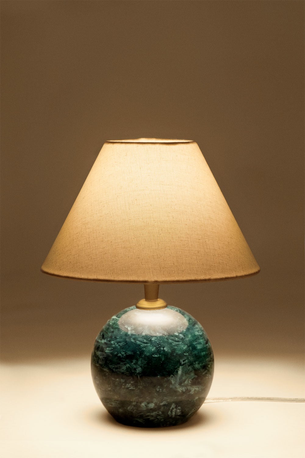 Lampada da tavolo in pietra naturale Marvexi, immagine della galleria 4