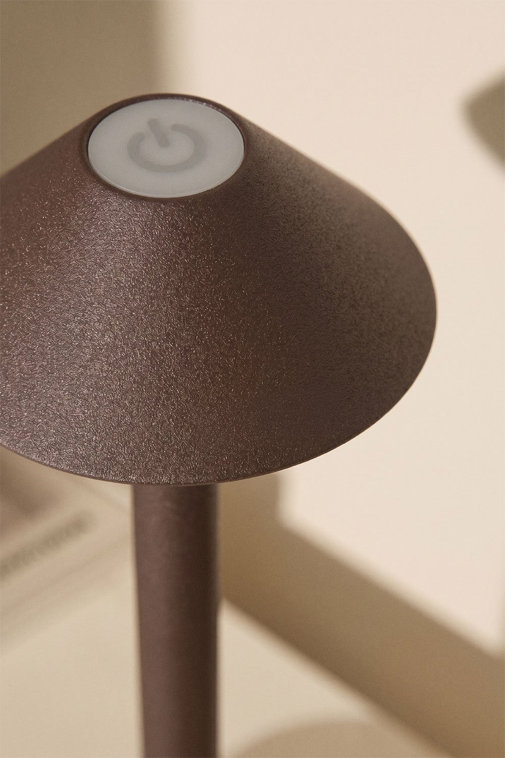 Lampada da tavolo LED wireless in ferro Emilija, immagine della galleria 2
