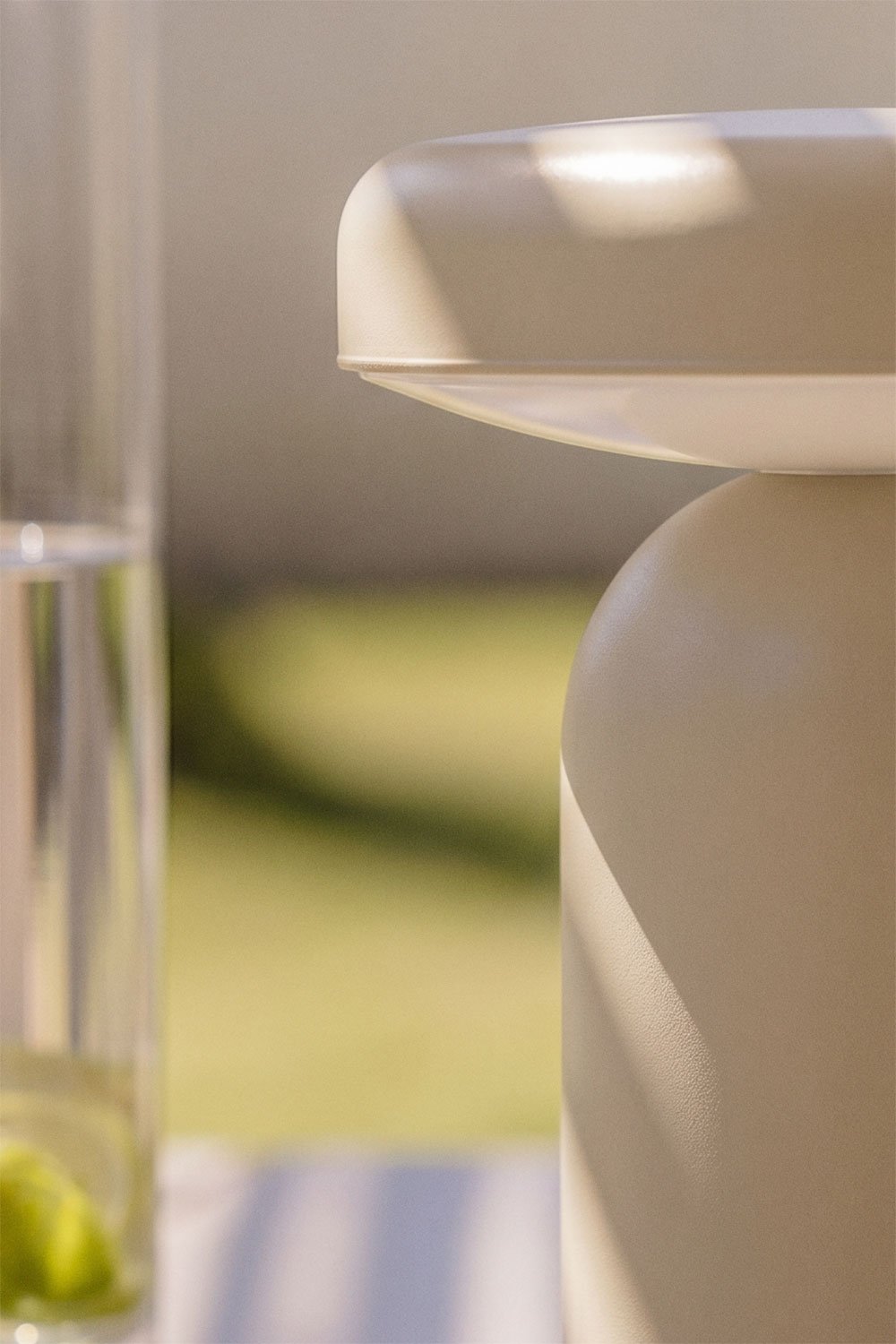 Lampada da tavolo LED wireless per esterni in ferro Akita, immagine della galleria 2