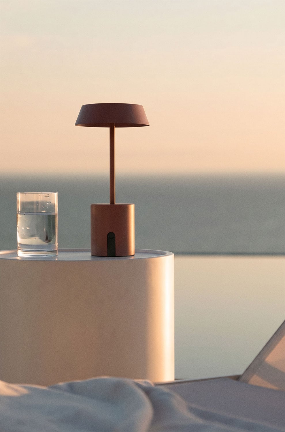 Lampada da tavolo LED wireless per esterni Uliana, immagine della galleria 1