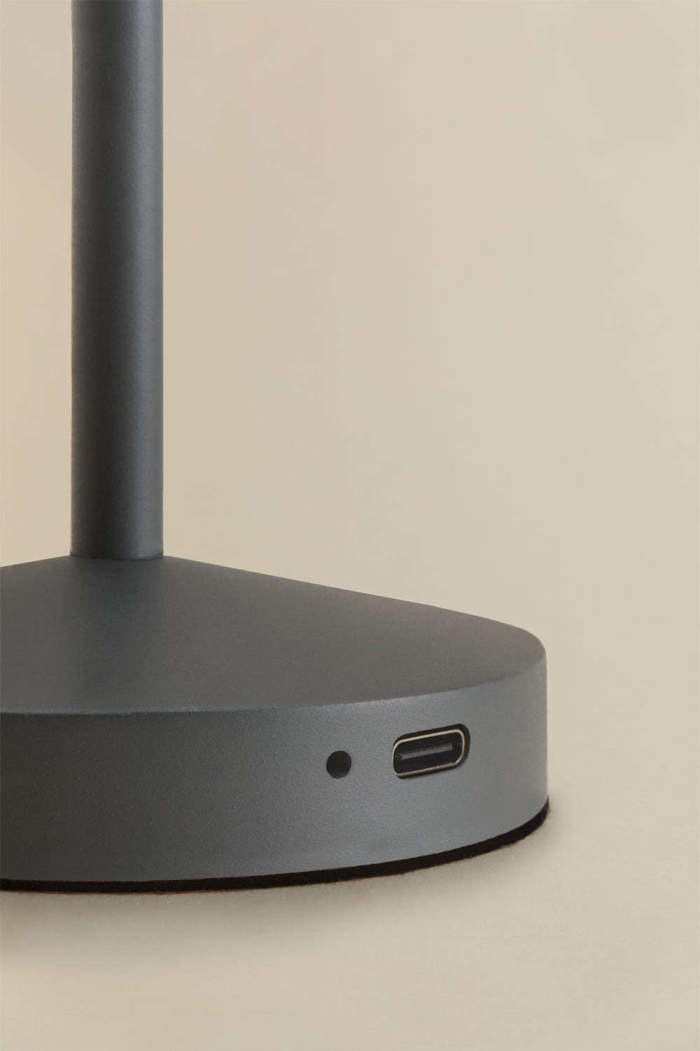Lampada da tavolo LED wireless in ferro Zuniga, immagine della galleria 6