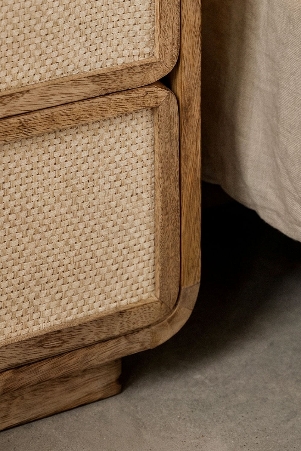Set di 2 comodini 50x35 cm in legno di mango, MDF e juta Abrams, immagine della galleria 2