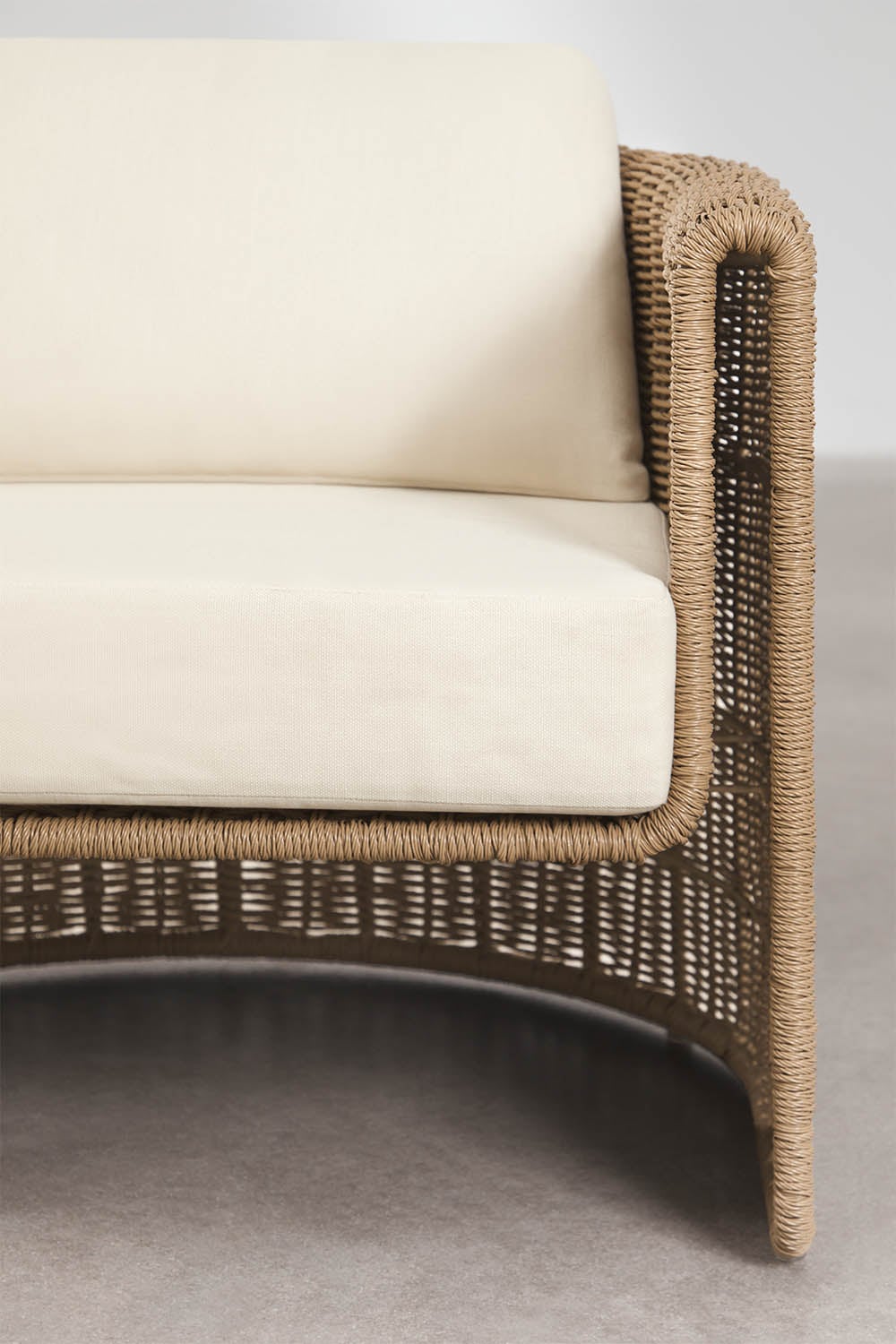 Set da salotto con 2 poltrone in acciaio e rattan sintetico Lina e tavolino rotondo Ø35 cm in cemento Fonelas, immagine della galleria 4