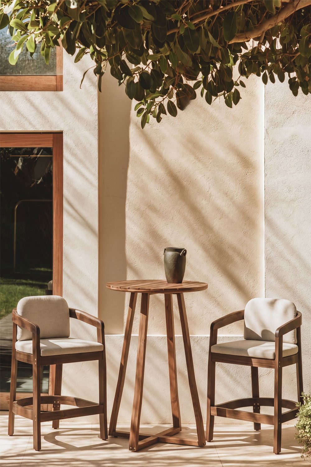 Set di 2 sgabelli alti da giardino in legno di acacia Uleno, immagine della galleria 1