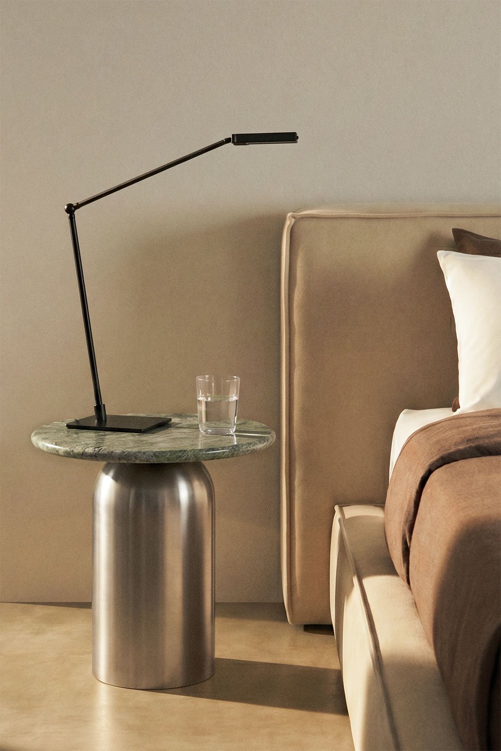 Comodino Ø40 cm Alliser, immagine della galleria 1