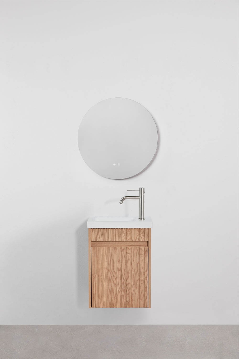 Set di mobili da bagno sospesi in legno con lavabo integrato Narek, immagine della galleria 3