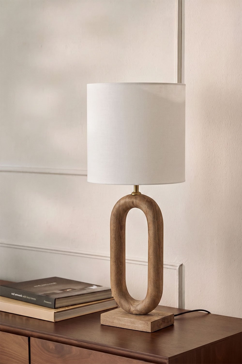 Lampada da tavolo in legno di mango Tiberia, immagine della galleria 1