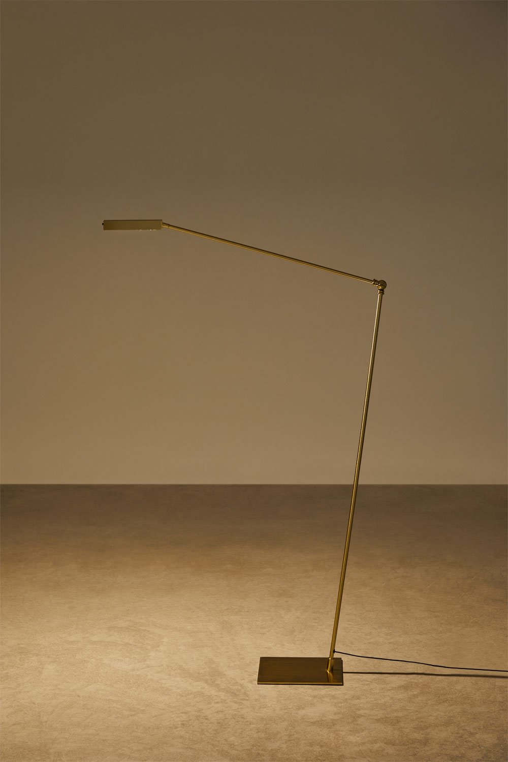 Lampada da terra LED in metallo Valtyn, immagine della galleria 6