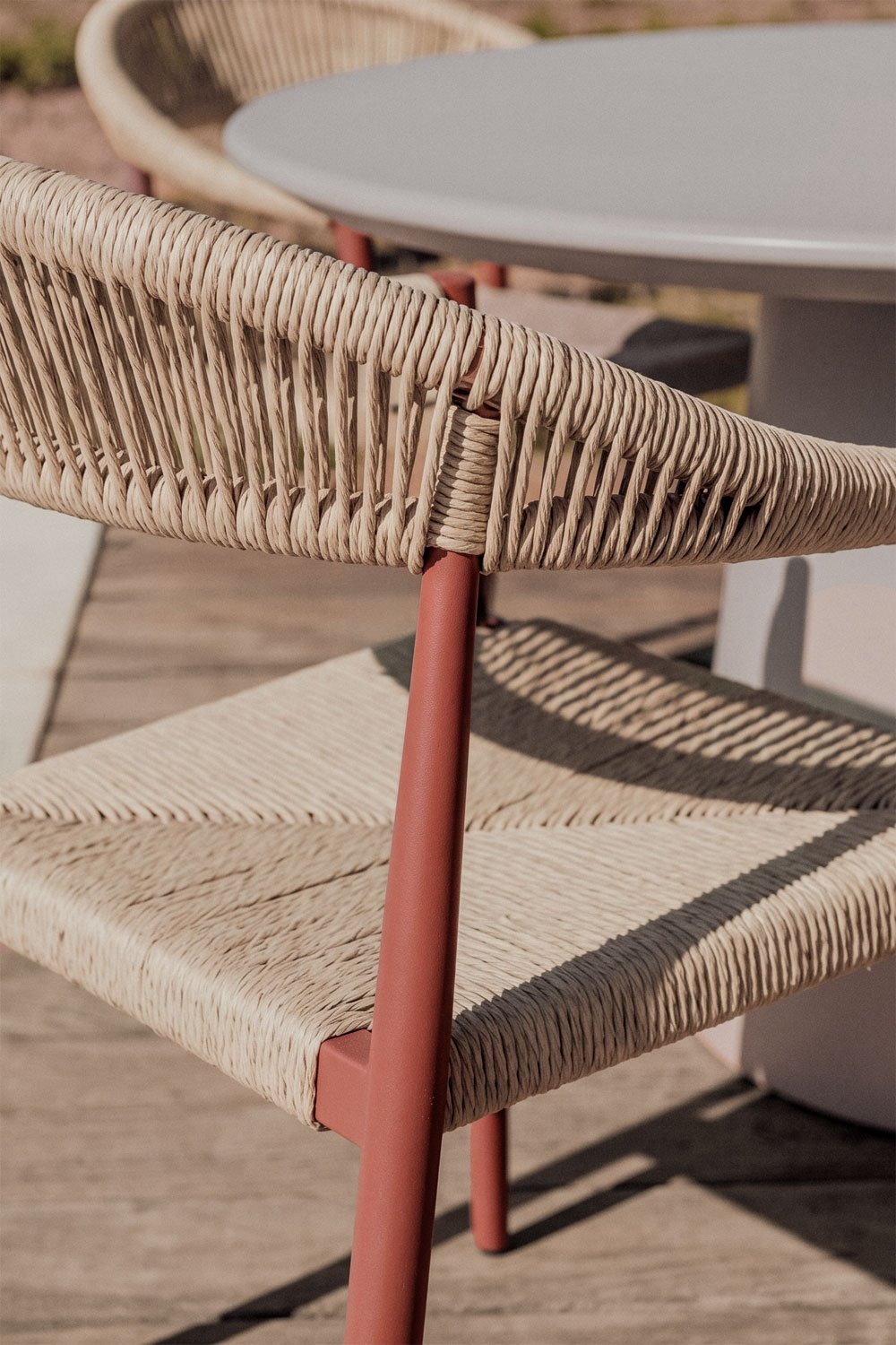 Sedia da giardino impilabile con braccioli in alluminio e rattan sintetico Amatria, immagine della galleria 2