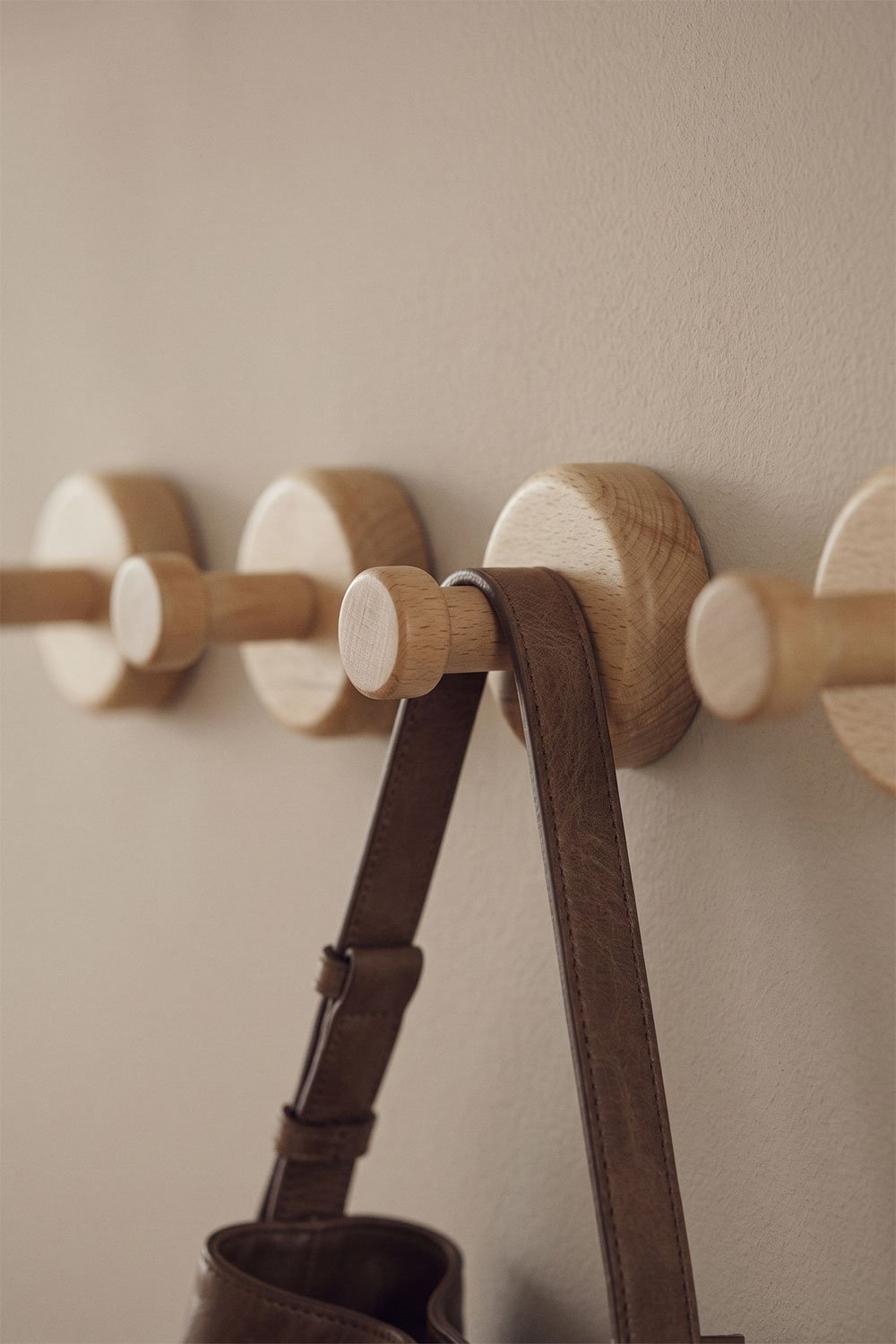 Set di 4 appendiabiti da parete in legno Daxro, immagine della galleria 2
