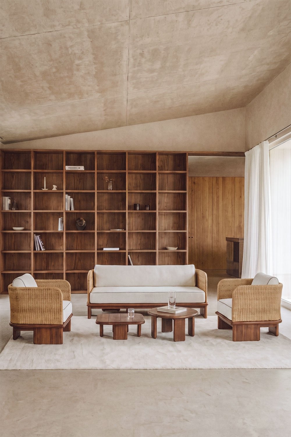 Set da salotto con divano a 3 posti, 2 poltrone e 2 tavolini in rattan e legno di acacia Famara, immagine della galleria 1