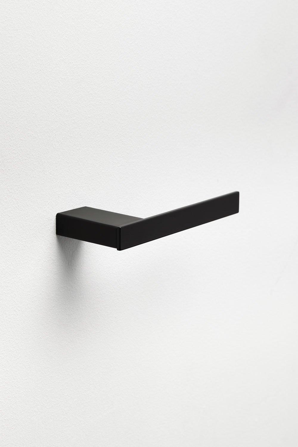 Portarotolo da bagno in acciaio inox nero opaco Olvam, immagine della galleria 3
