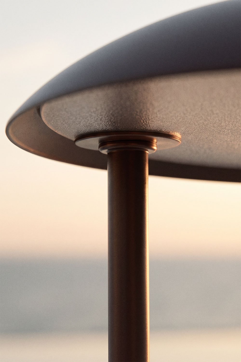 Lampada da tavolo LED wireless per esterni in ferro Prismela, immagine della galleria 2