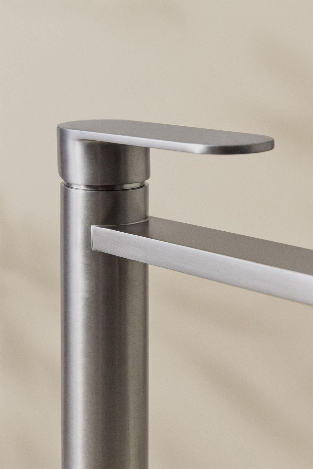 Set rubinetto per lavabo in ottone Alameda e valvola di scarico per lavabo Click-Clack in acciaio inox e ottone Orveta., immagine della galleria 2